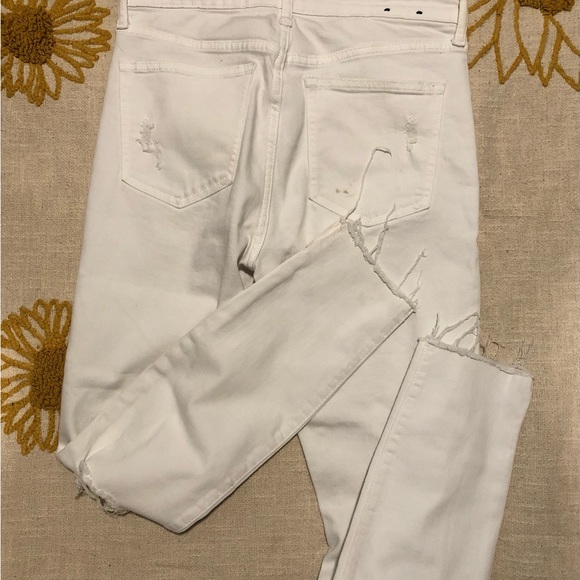Gap brand white denim stretchy jeans . Size 27 regular. - Picture 3 of 5